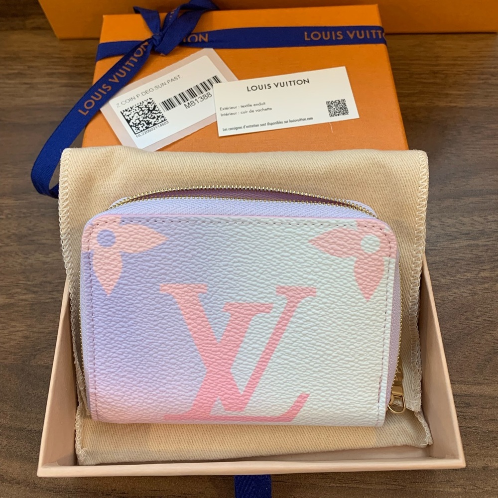 Brand new, never used Zippy coin wallet Spring in the City collection 2022